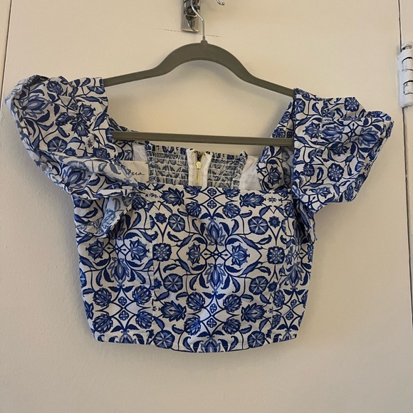 Cara Cara Darby Flutter Sleeve Fitted Crop Top XS - Picture 2 of 8